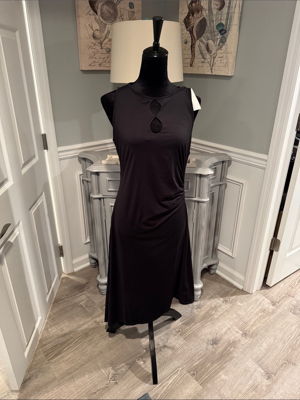 Sleeveless Black Midi Dress with Keyhole Detail